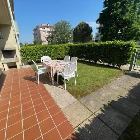 Appartement Apartament With Swimming Pool *