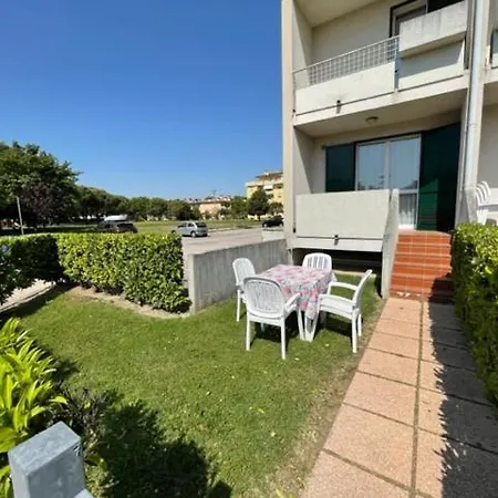 Apartament With Swimming Pool Apartment *